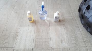 Tile Cleaning: Two solutions tested to verify the best & most economic product