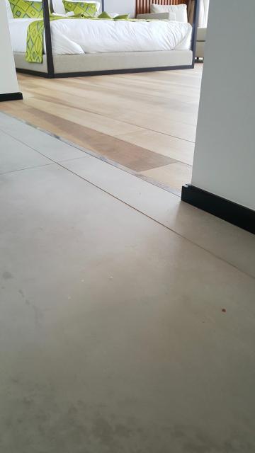 Tile Cleaning: Paint tin rust stain removed with BonasystemsMain