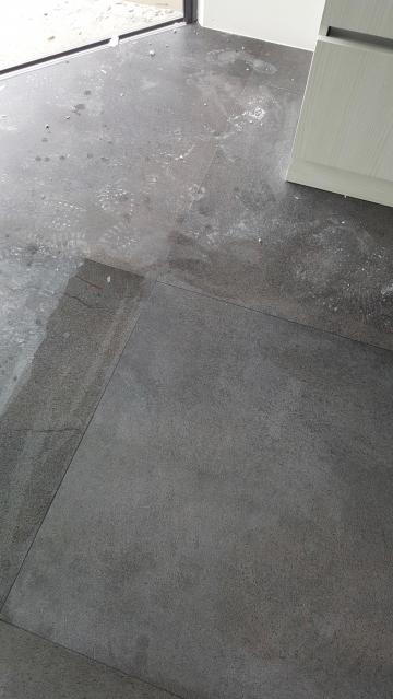 Tile Cleaning: Circular stain removed with Bonasystemspro2